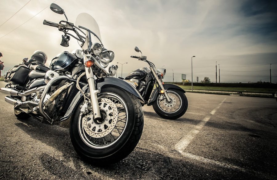 Jakie są różnice pomiędzy olejami do motocykli 2-suwowych i 4-suwowych?